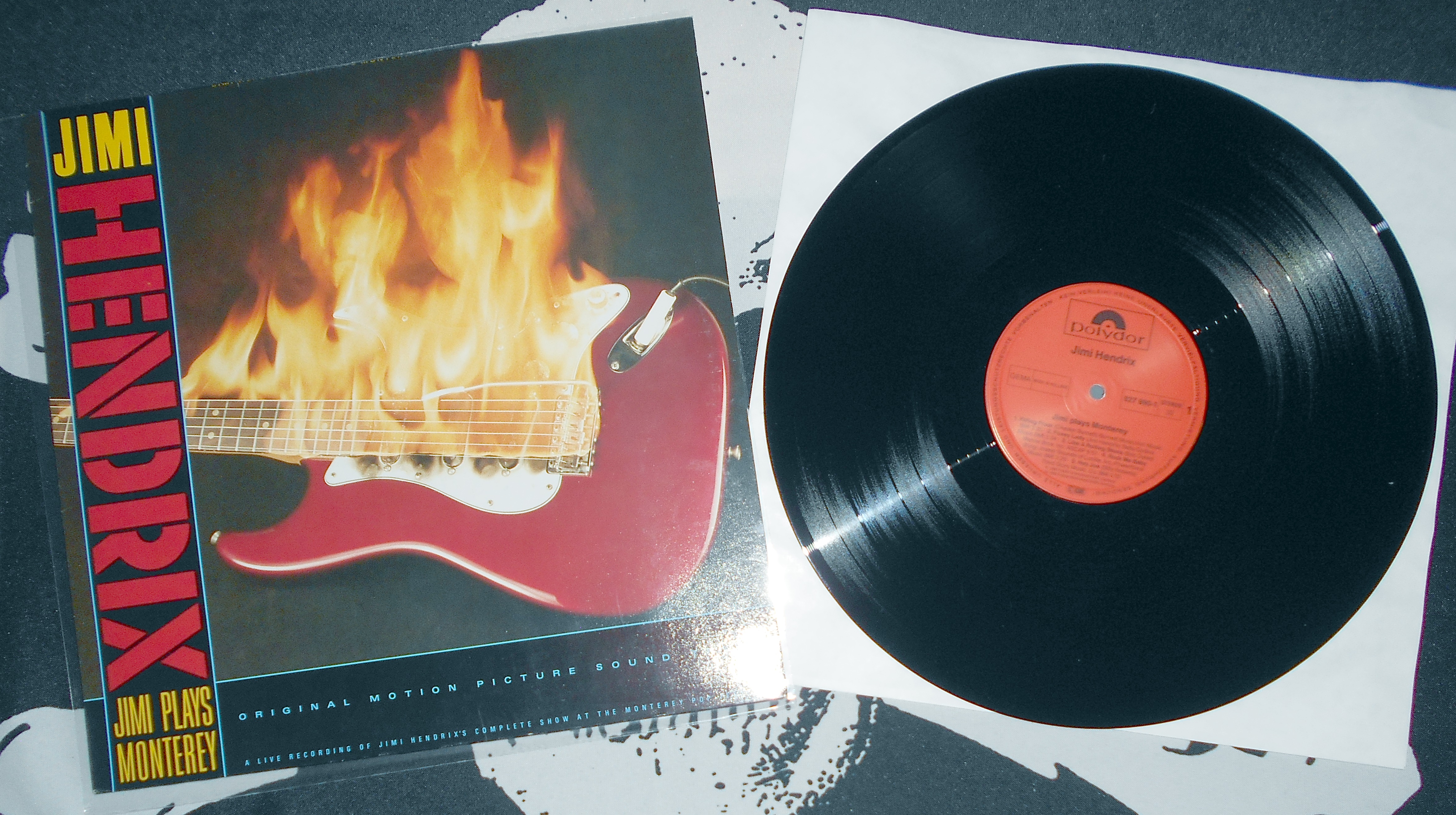 JIMII HENDRIX - Jimi plays Monterey (1).JPG