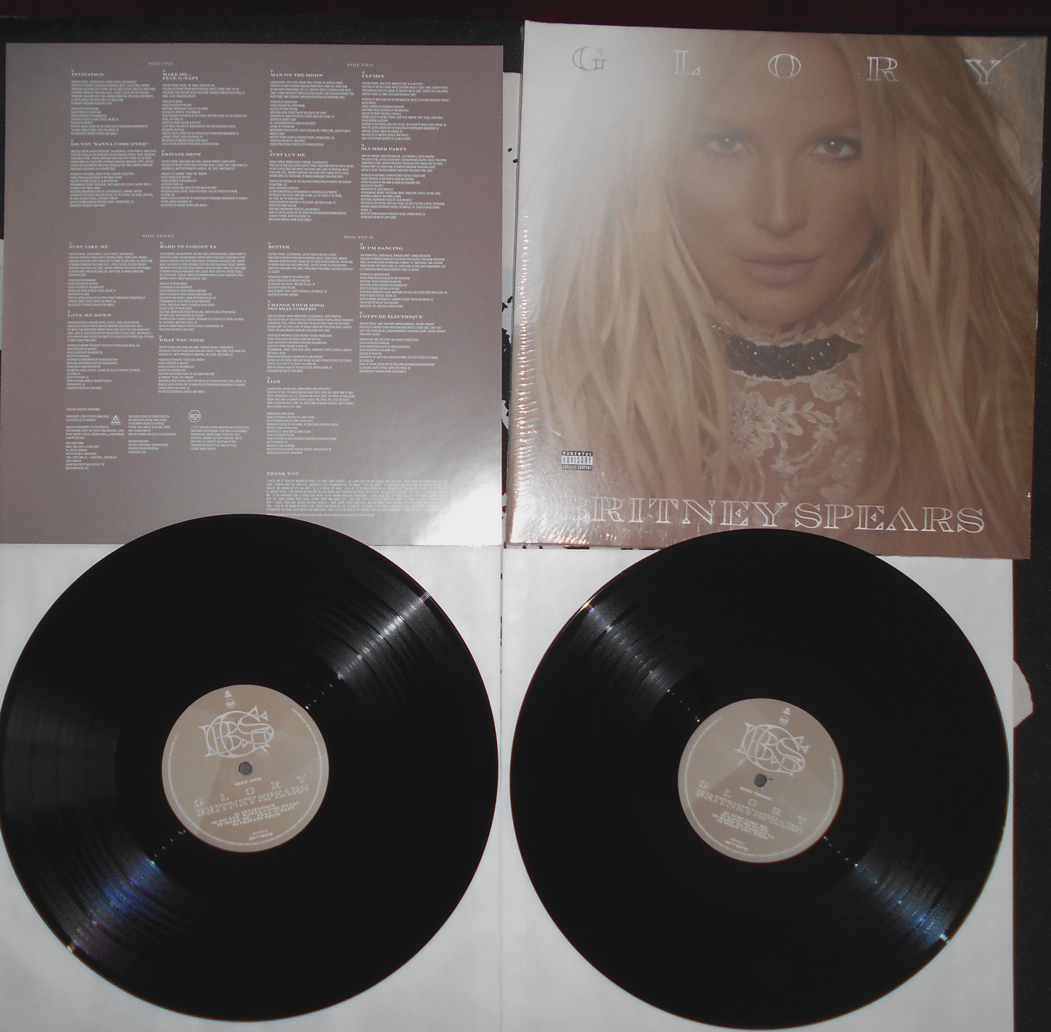BRITNEY SPEARS - Golden (1).JPG