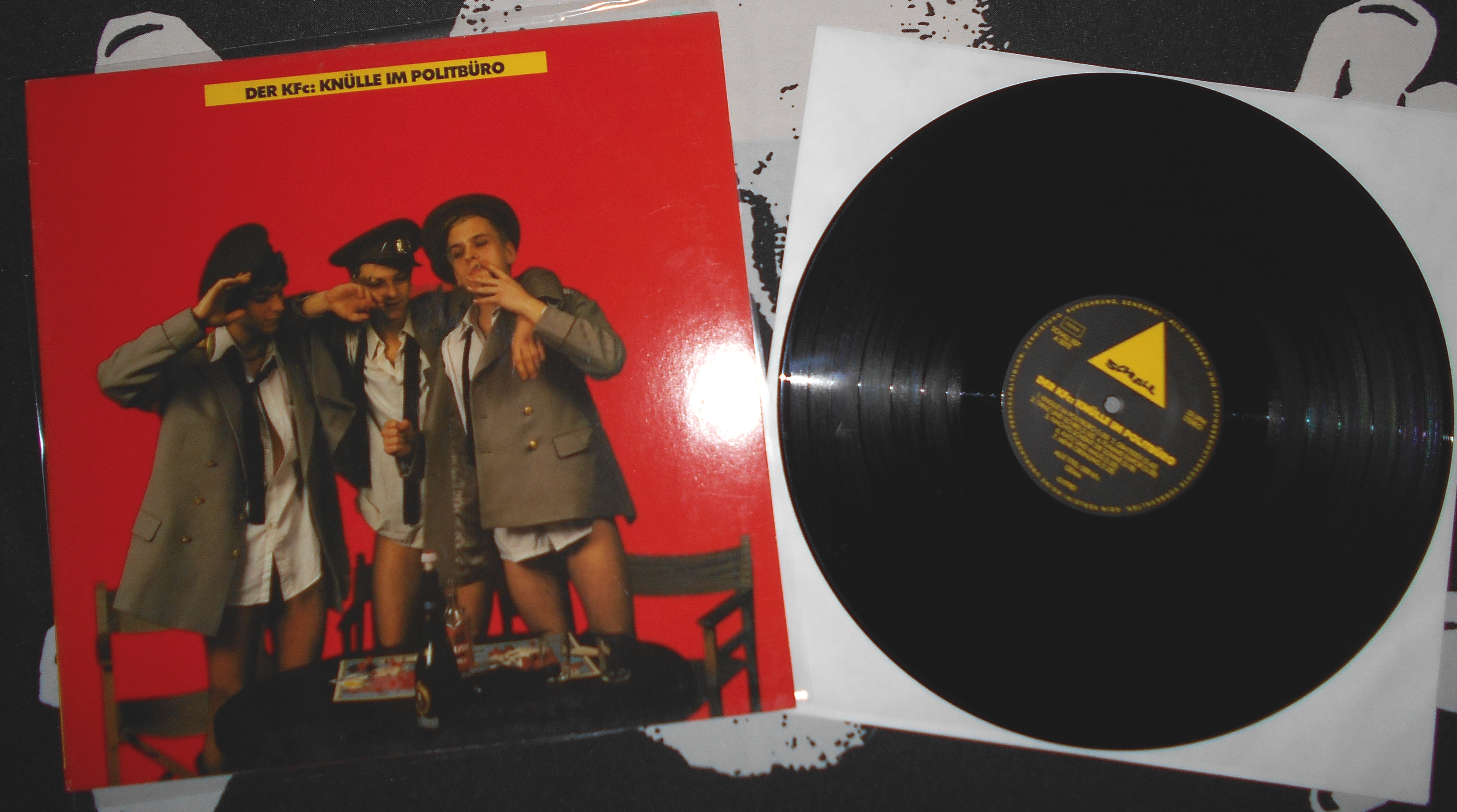 KFC - Knülle im Politbüro (1).JPG