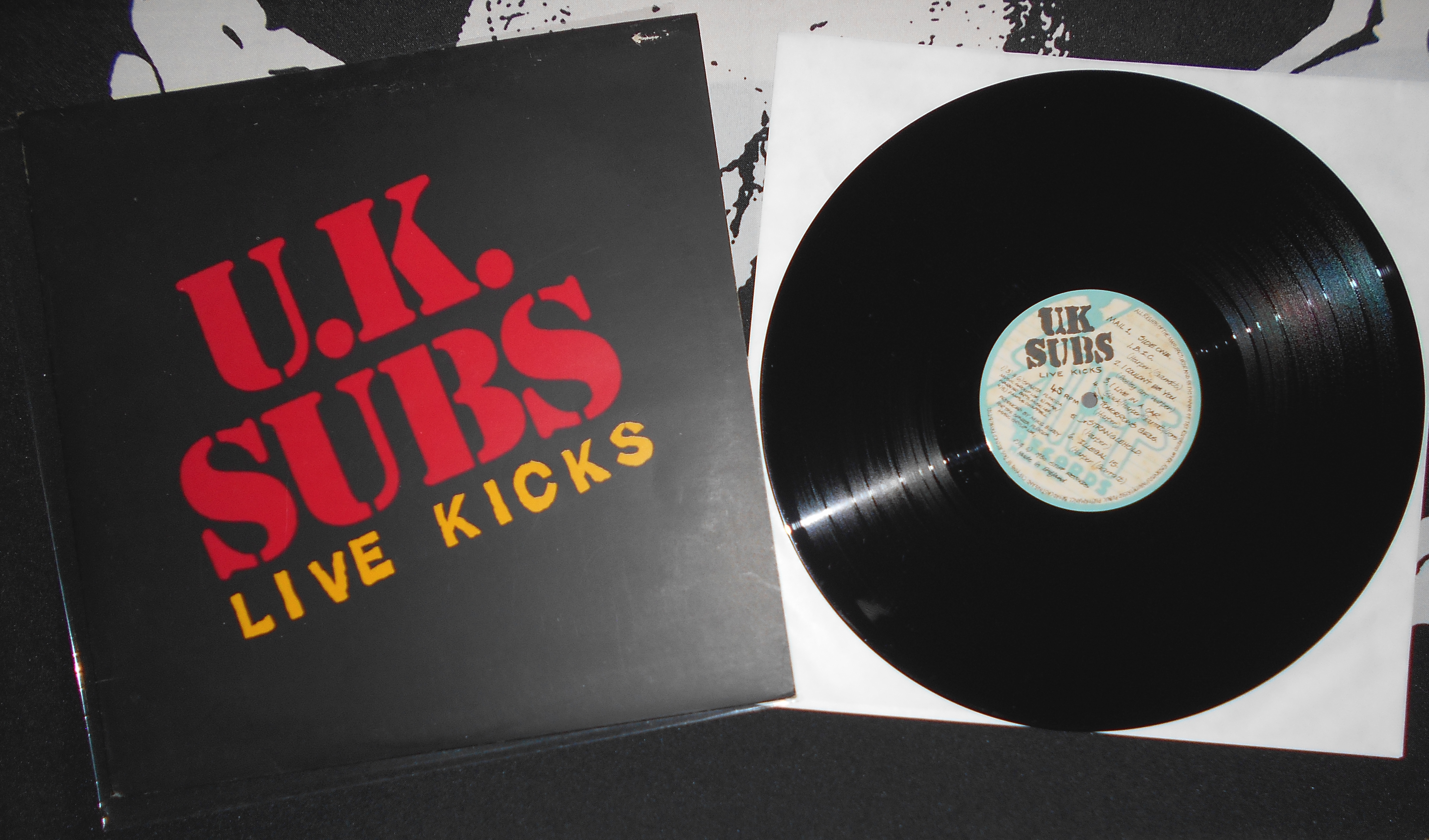 UK SUBS - Live Kicks (1).JPG