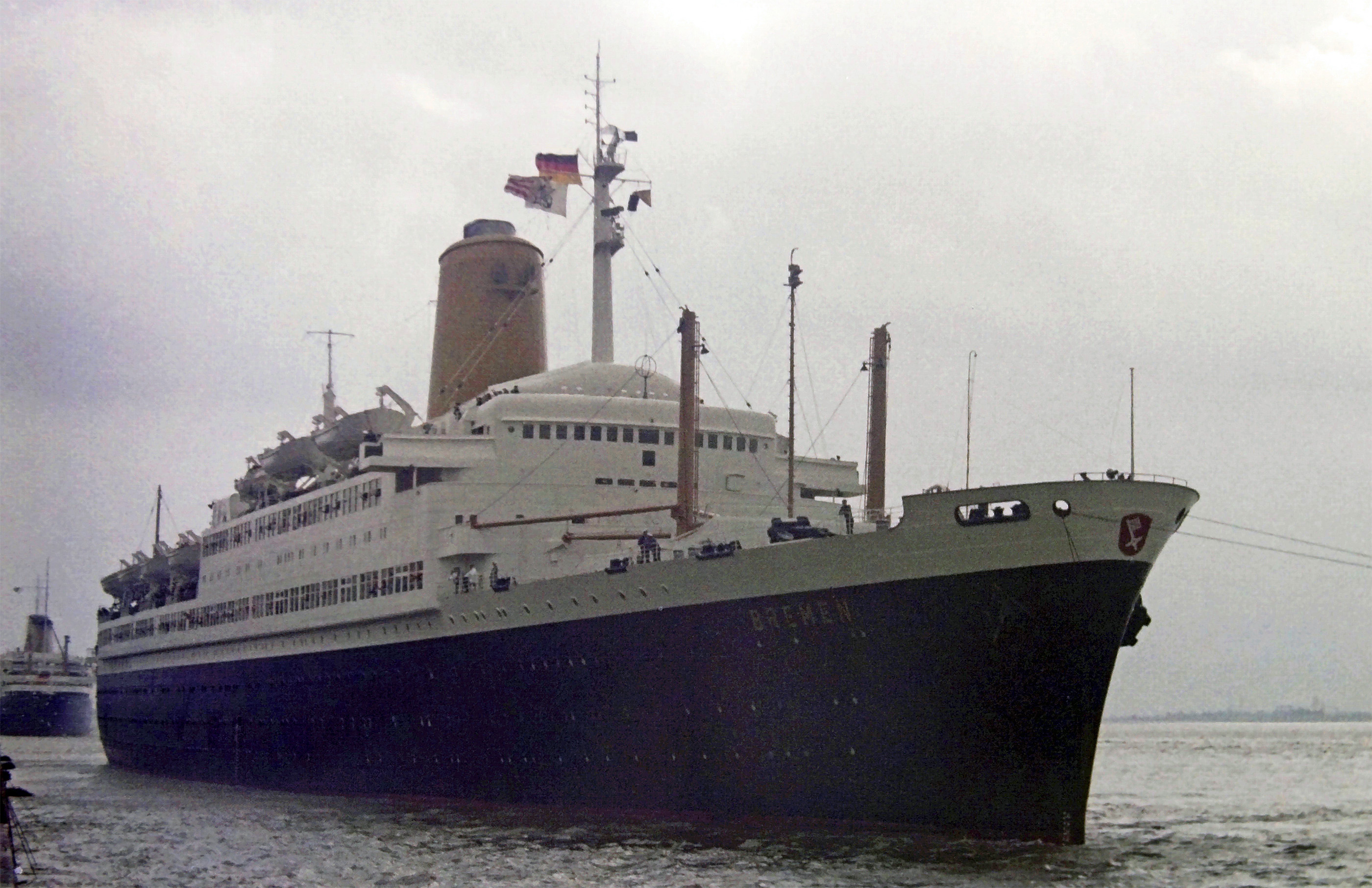 Bremen_IMO_5051145_P_Bremerhaven_09-1966_(3).jpeg