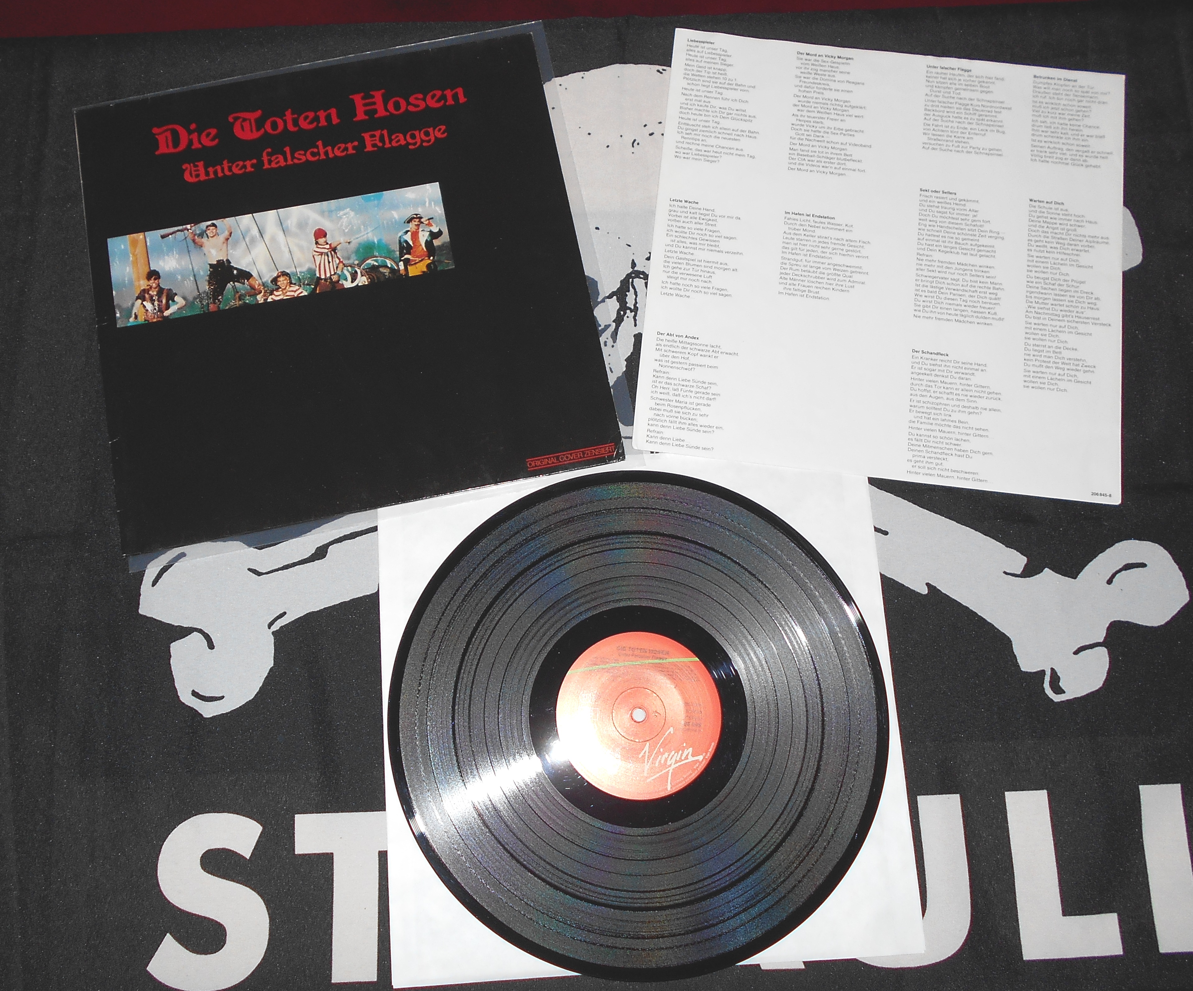 TOTE HOSEN - Unter falscher Flagge.jpg