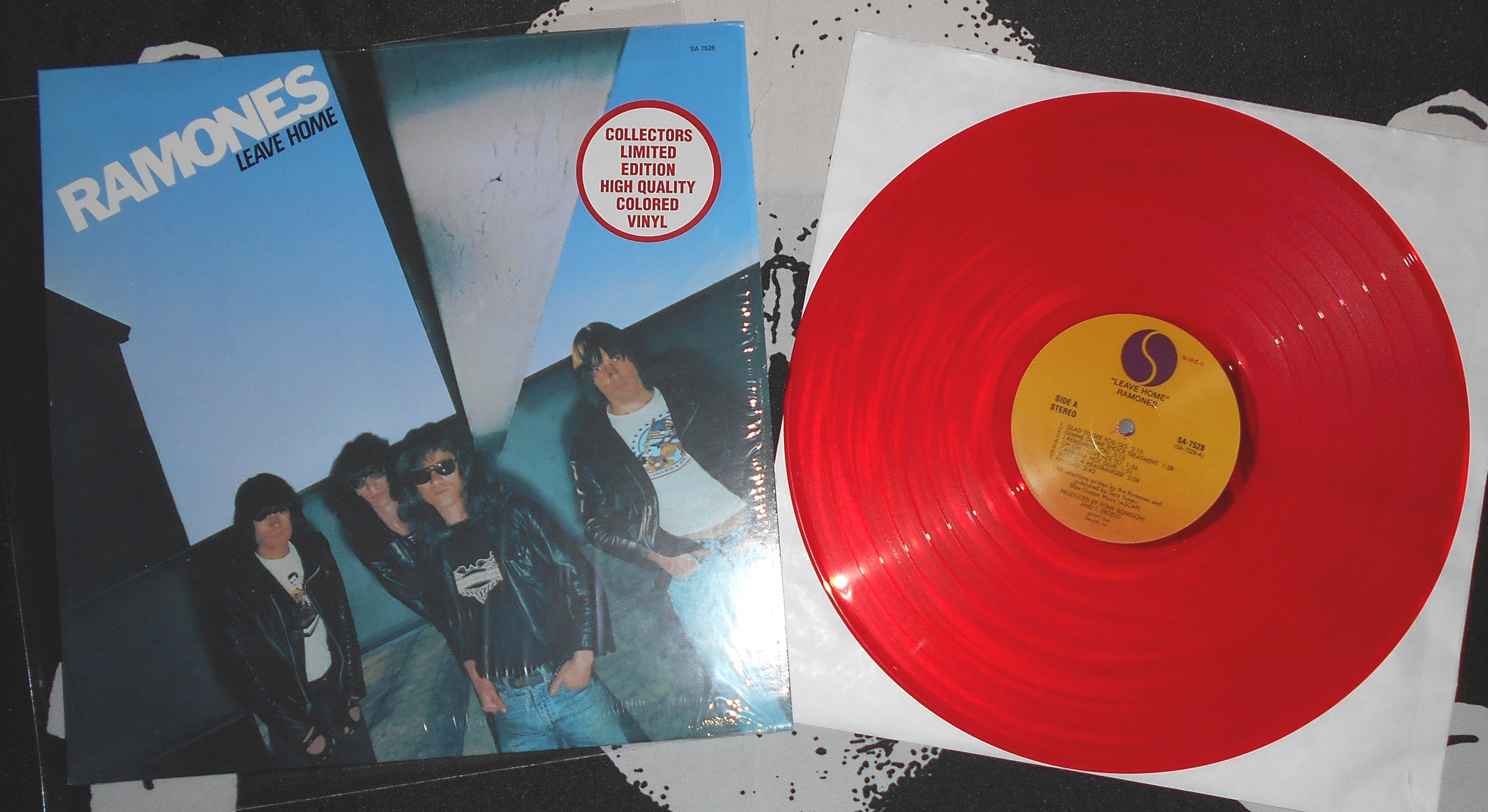 RAMONES - Leave Home (1).JPG