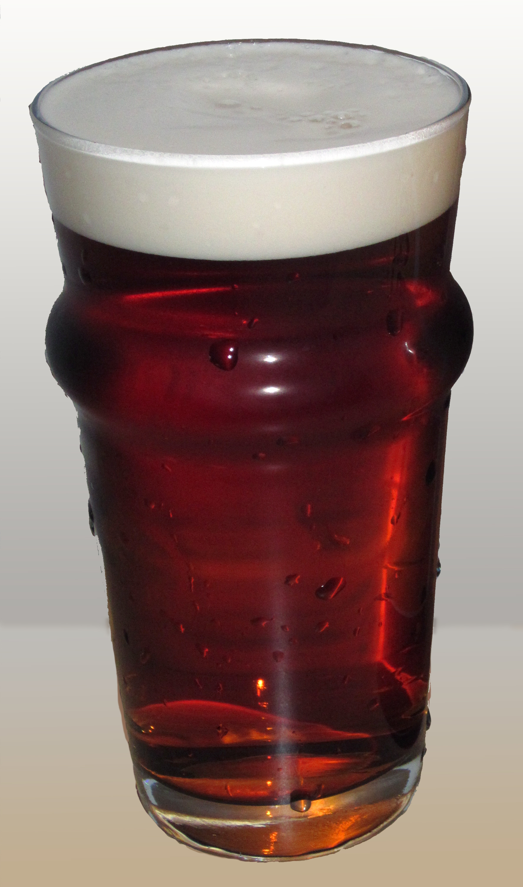 Ale_glas_retuschiert.jpg