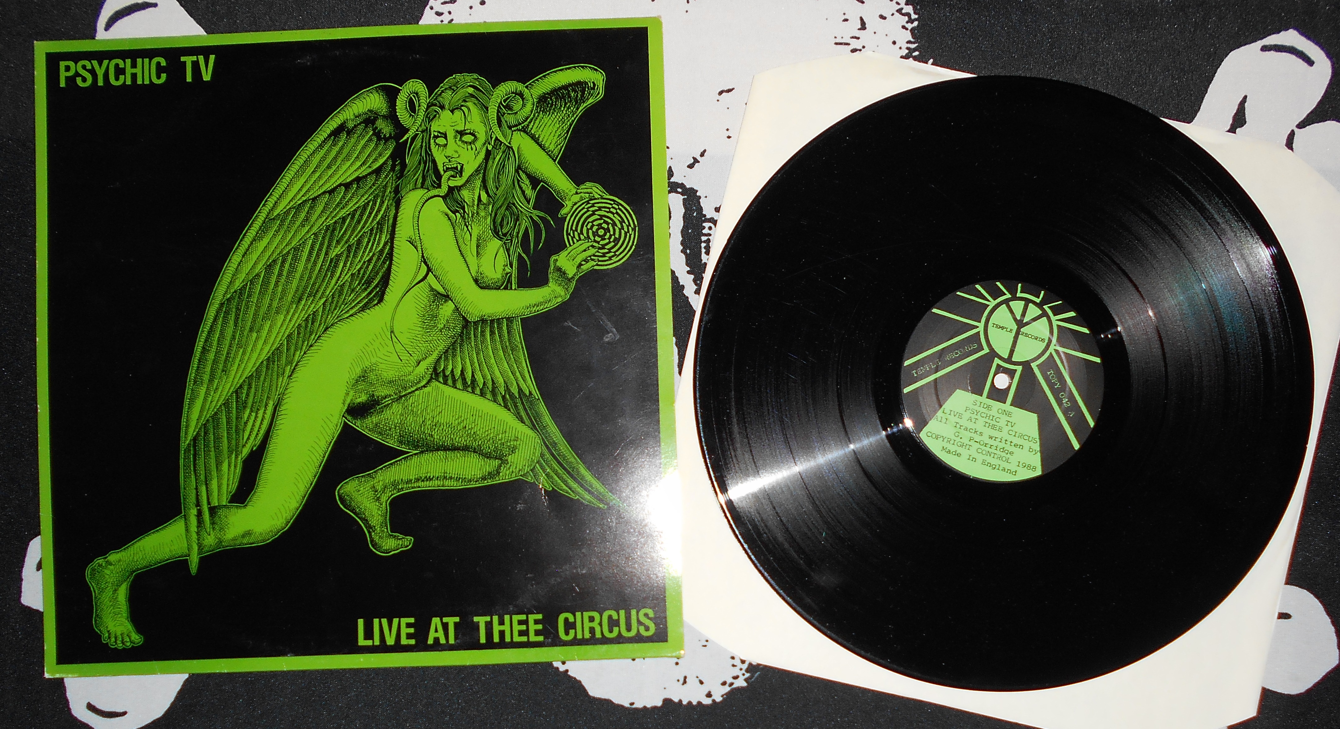 PSYCHIC TV - Live at thee Circus (1).JPG