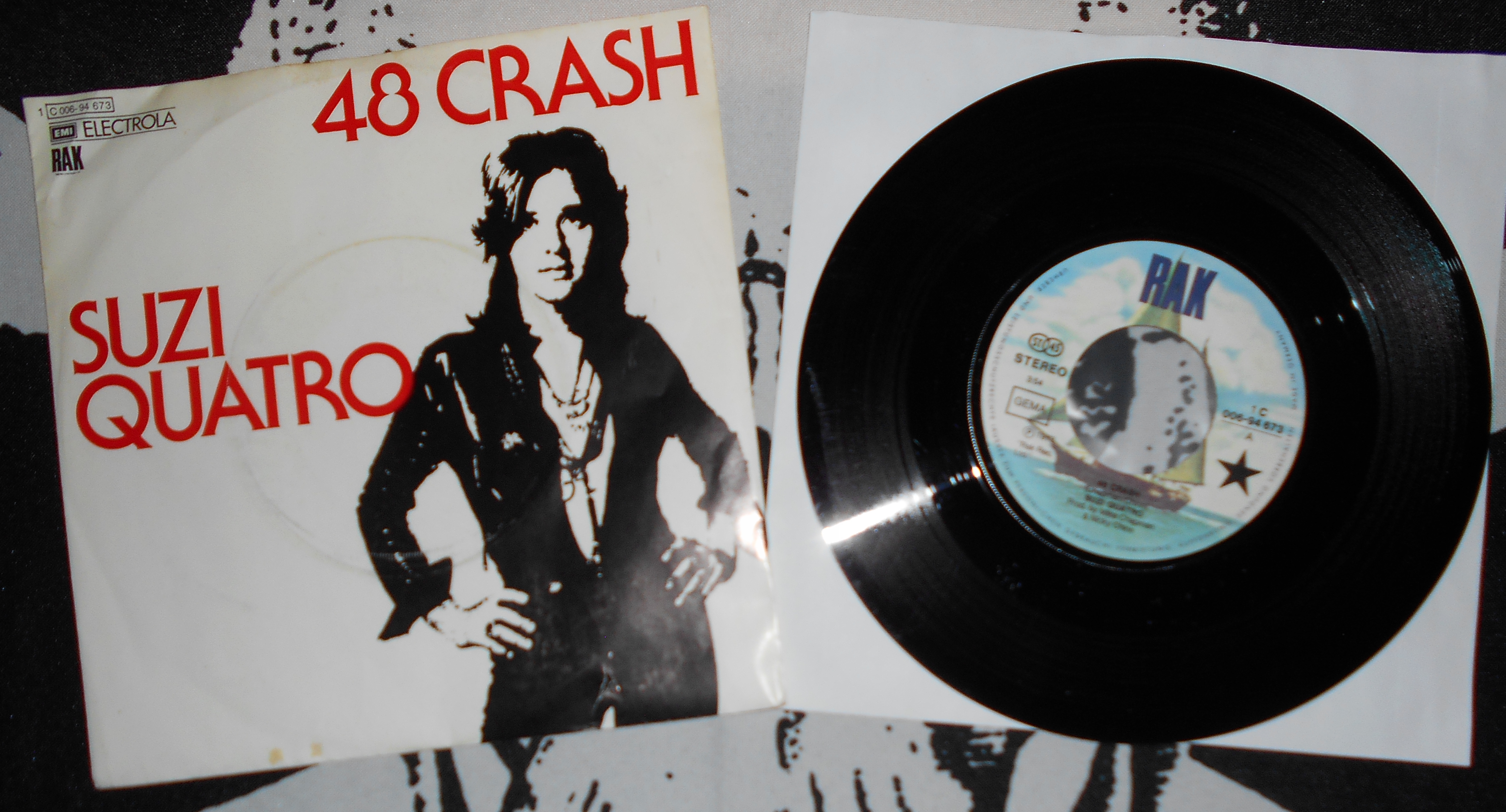 SUZI QUATRO - 48 Crash (1).JPG