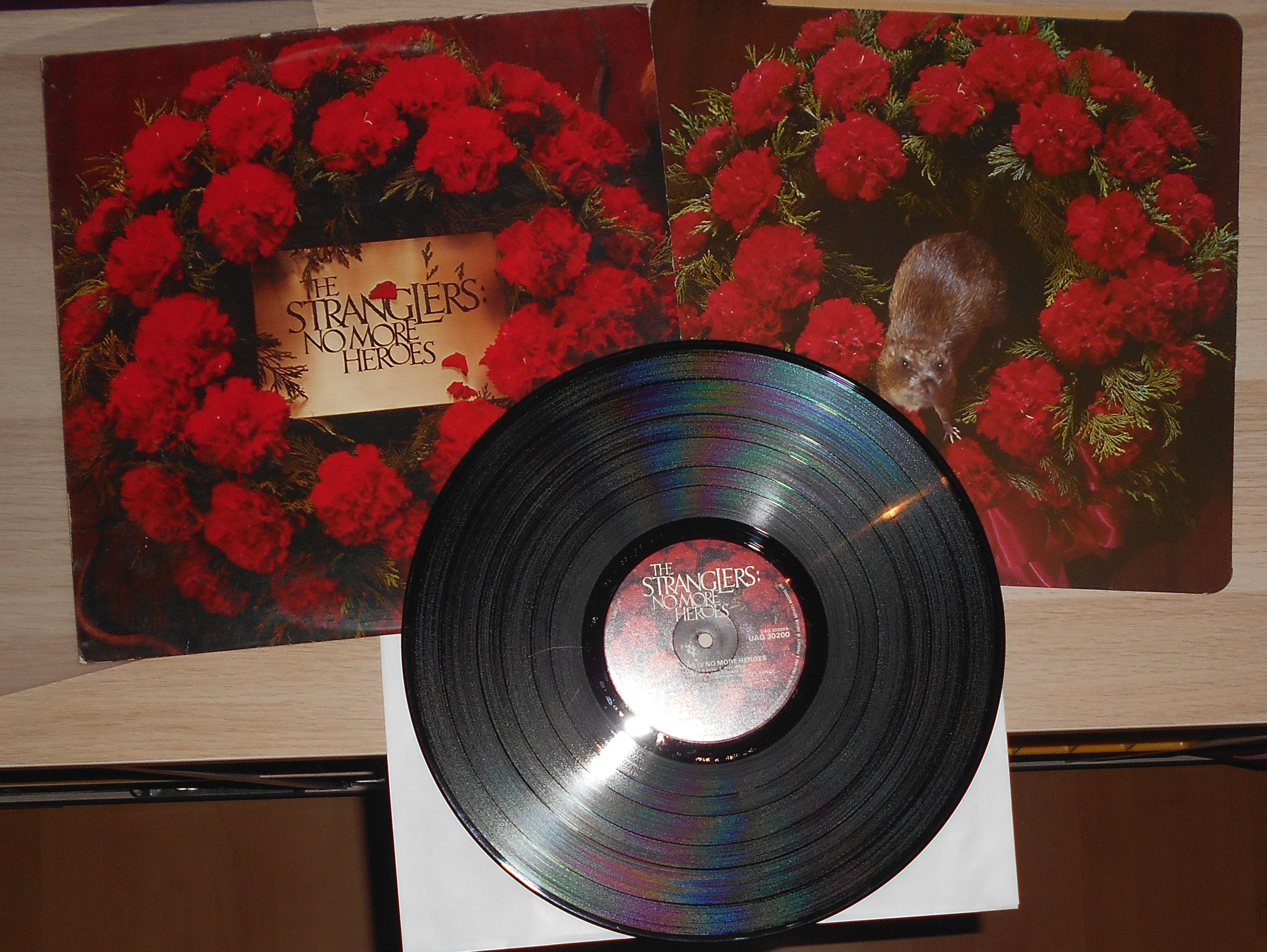 STRANGLERS - No more Heroes (1).JPG